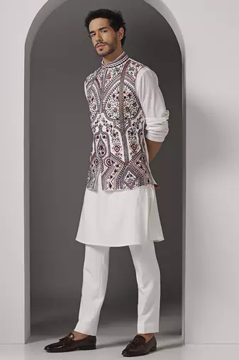Ivory embroidered crepe kurta set with ivory embroidered jacket