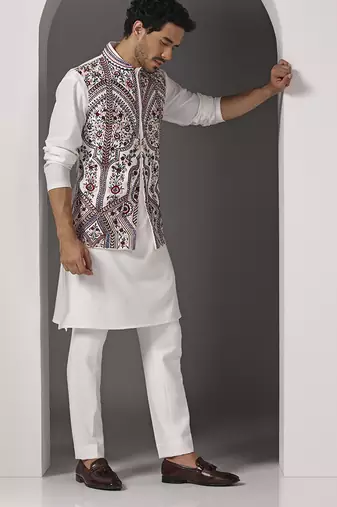 Ivory embroidered crepe kurta set with ivory embroidered jacket