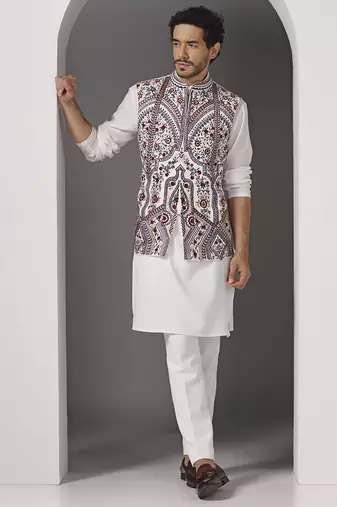 Ivory embroidered crepe kurta set with ivory embroidered jacket