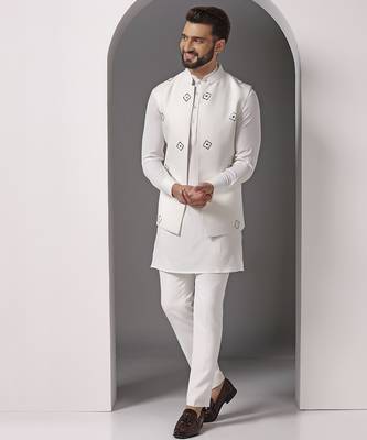 Ivory embroidered crepe kurta set with mirror ivory jacket 3
