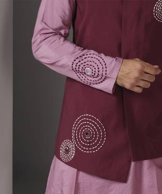 Pink embroidered cotton silk kurta set with maroon embroidered jacket 4