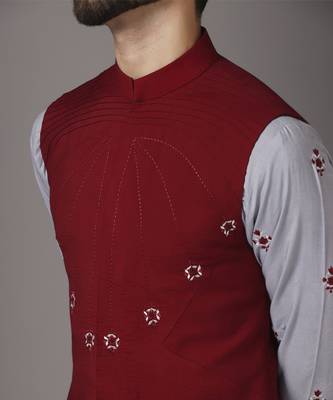 Grey embroidered cotton silk kurta set with maroon embroidered jacket 3
