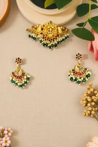 Golden glamourantique temple peacock jewelry set – gold-toned with pearl & green beads