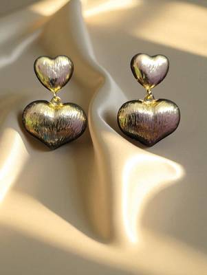 Golden glamour anti-tarnish premium heart drop earrings – luxurious dual heart design 4