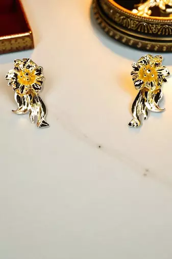Golden glamour anti tarnish statement floral drape earrings