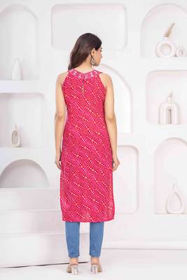 Rani pink bandhani printed sleeveless straight kurta 3