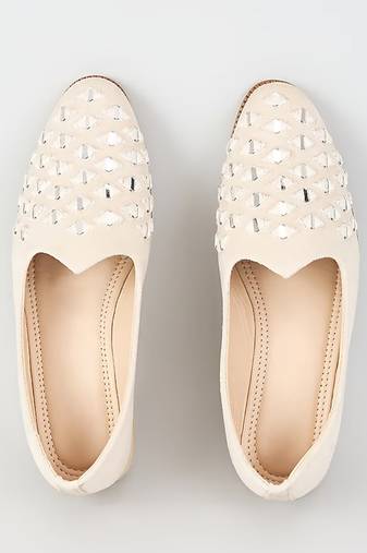 White woven leather mens juttis