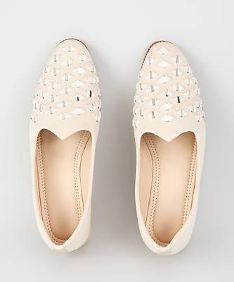 White woven leather mens juttis 1