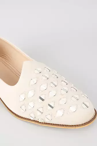 White woven leather mens juttis