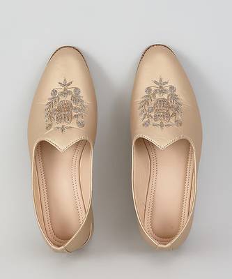Gold  woven leather mens juttis 1