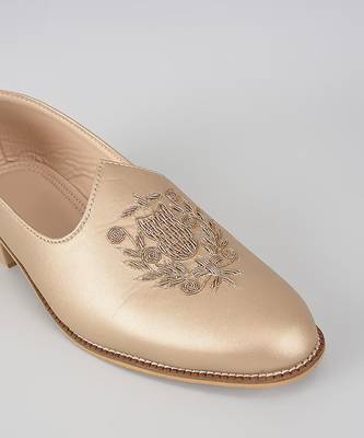 Gold  woven leather mens juttis 2