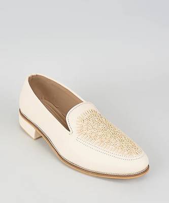 White woven leather mens juttis 4
