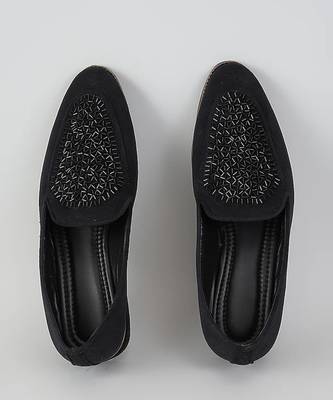 Black woven leather mens juttis 1