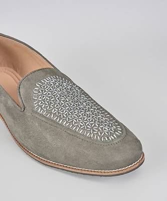 Grey woven leather mens juttis 2