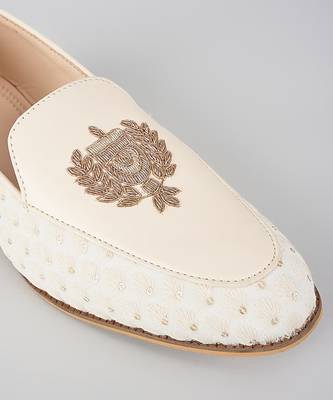 White woven leather mens juttis 2