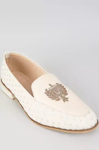 White woven leather mens juttis
