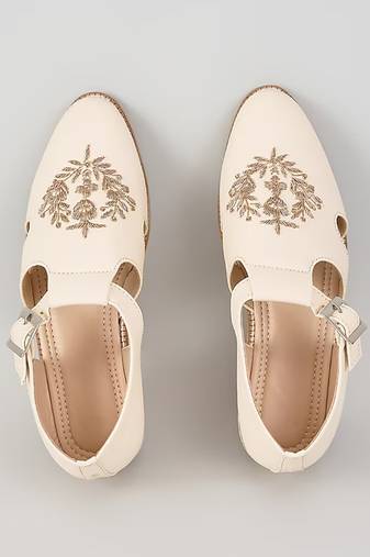 White woven leather mens juttis