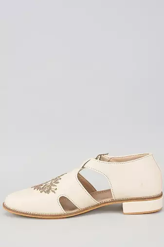 White woven leather mens juttis