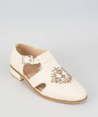 White woven leather mens juttis 3