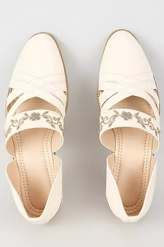 White woven leather mens juttis