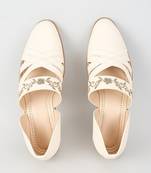 White woven leather mens juttis