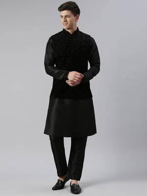 Black velvet hand embroidery jacket set 4