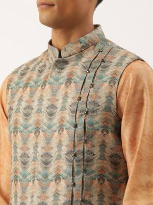 Beige pleated bundi with kurta set 4