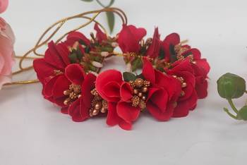 Red orchids gajra 1