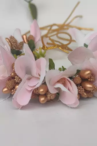 Cream color orchids gajra