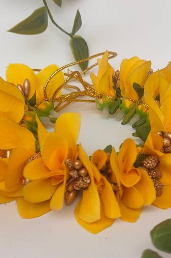 Yellow orchids gajra