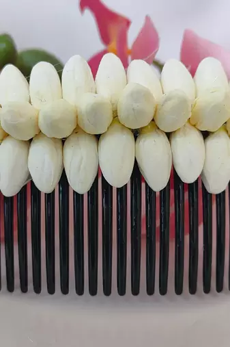 Artificial jasmine comb