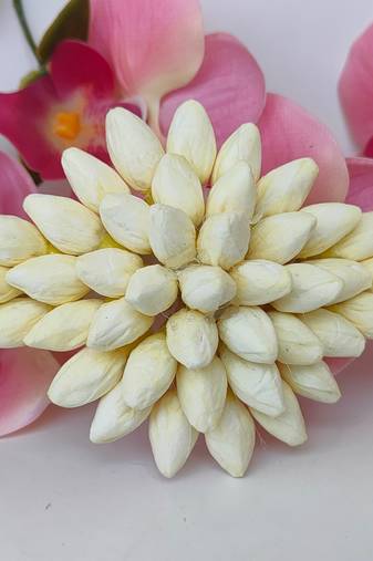Artificial jasmine hair clip