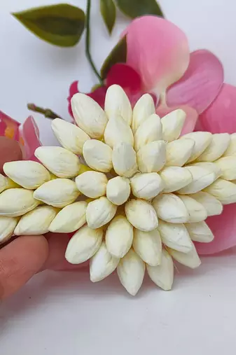 Artificial jasmine hair clip