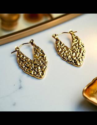 Golden glamour anti tarnish textured leaf hoop earrings 1