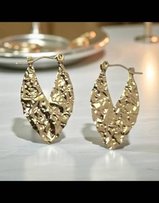 Golden glamour anti tarnish textured leaf hoop earrings 3