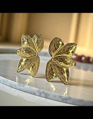 golden glamour anti-tarnish textured leaf stud earrings – elegant minimal gold finish for everyday & festive wear 3