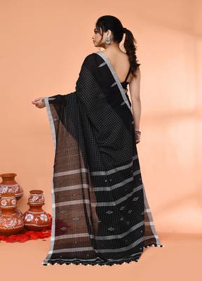 black mul cotton handloom jamdani saree with blouse piece 4
