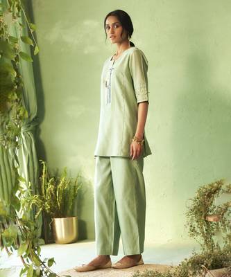 Green plain chanderi kurta & Pant 2