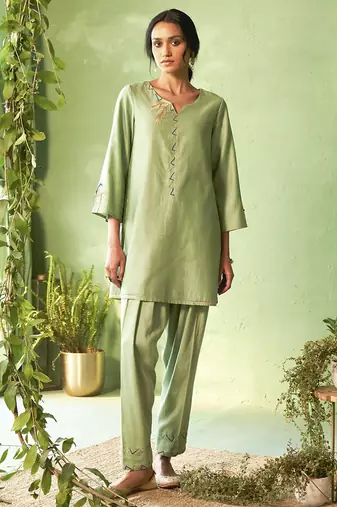Green plain chanderi kurta Set