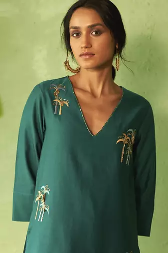Green Embroidered Chanderi Kurta Set