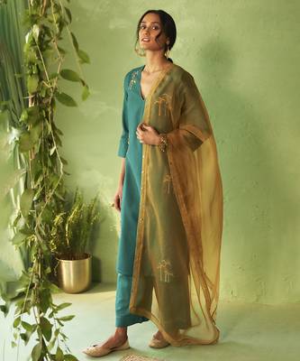 Green Embroidered Chanderi Kurta Set 4