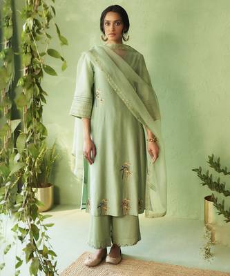 Green embroidered chanderi kurta Set 1