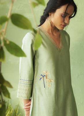 Green embroidered chanderi kurta Set 5