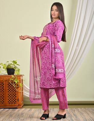 Cotton kurti with pant and matching dupatta sets 4