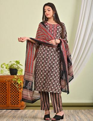 Cotton kurti with pant and matching dupatta sets 1