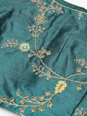 Off-White Semi-Stitched Lehenga & Unstitched Blouse with Dupatta 4