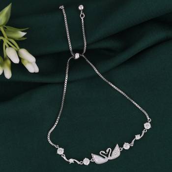 Lovely swan design silver plated free size charm bracelet for women 1