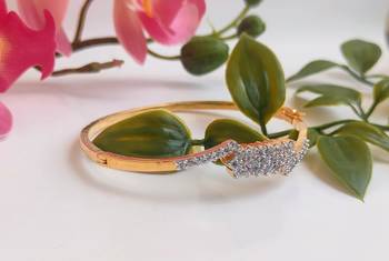 Marvellous ad open type bracelet 2
