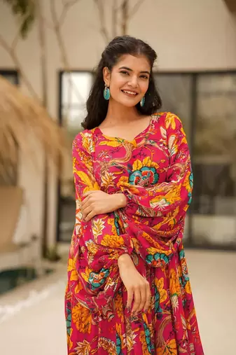 Pink color beautiful partywear attire for trendy looks