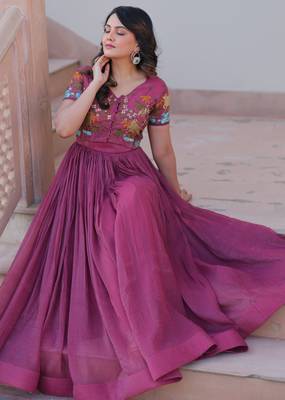 Onion color silver crunchy embroidered gown with koti 6